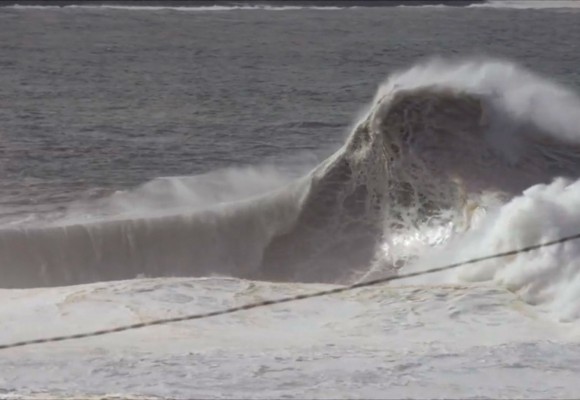 Las olas más grandes del mundo se encuentran en Nazaré (Portugal)